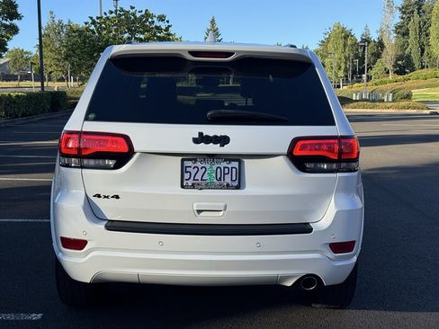 Used 2019 Jeep Grand Cherokee Altitude AWD/4WD image 4