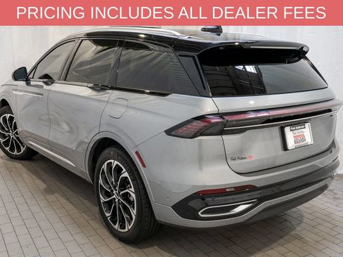 Used 2024 Lincoln Nautilus Reserve w/ Equipment Group 202A AWD/4WD image 3