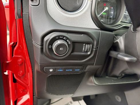 Used 2025 Jeep Wrangler Sahara 4xe image 16