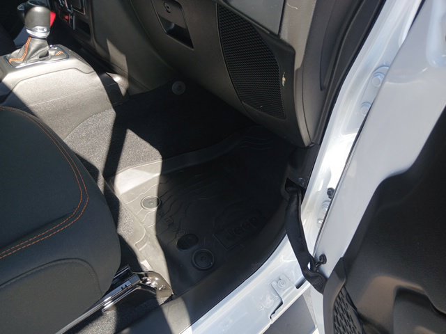 Used 2023 Jeep Gladiator Mojave AWD/4WD image 28