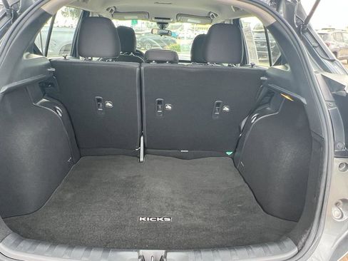 Used 2022 Nissan Kicks SV image 10