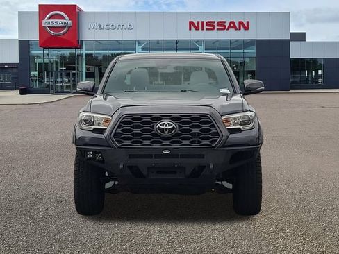Used 2022 Toyota Tacoma TRD Off-Road AWD/4WD image 2