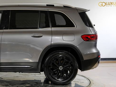Used 2023 Mercedes-Benz GLB 250 w/ Premium Package image 15