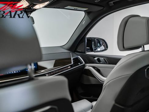 Used 2024 BMW X5 M60i image 52