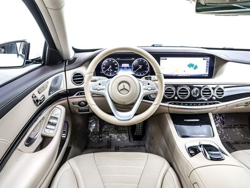 Used 2020 Mercedes-Benz S 560 Sedan image 6
