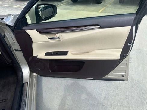 Used 2016 Lexus ES 350 w/ Premium Package w/Wood Trim image 53