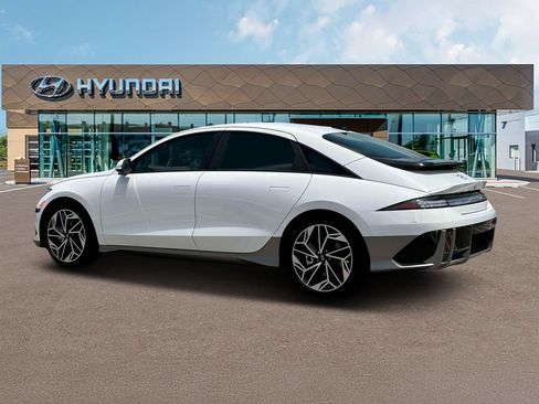 New 2025 Hyundai Ioniq 6 SEL RWD image 4
