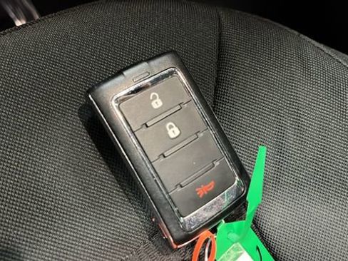 Used 2023 Jeep Grand Cherokee L Laredo image 38