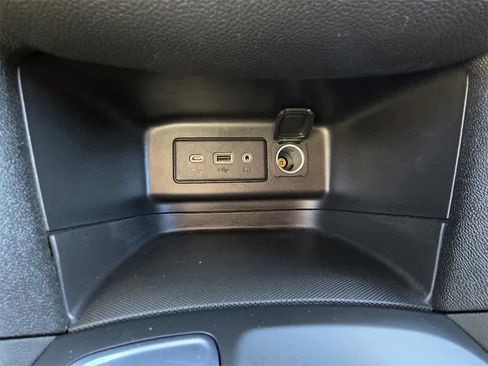 Used 2023 Chevrolet Equinox LT image 16