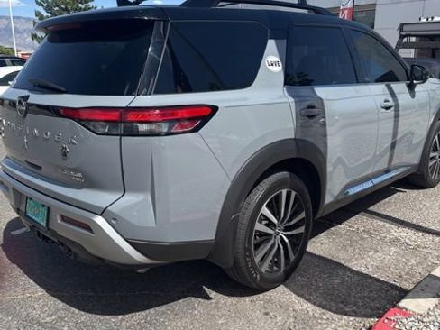 Certified 2024 Nissan Pathfinder Platinum AWD/4WD image 8