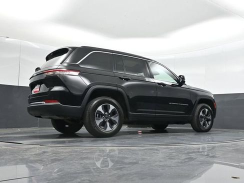 Used 2022 Jeep Grand Cherokee Limited 4xe w/ Luxury Tech Group II AWD/4WD image 40