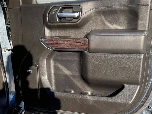 Used 2020 GMC Sierra 1500 Elevation w/ Elevation Value Package image 18