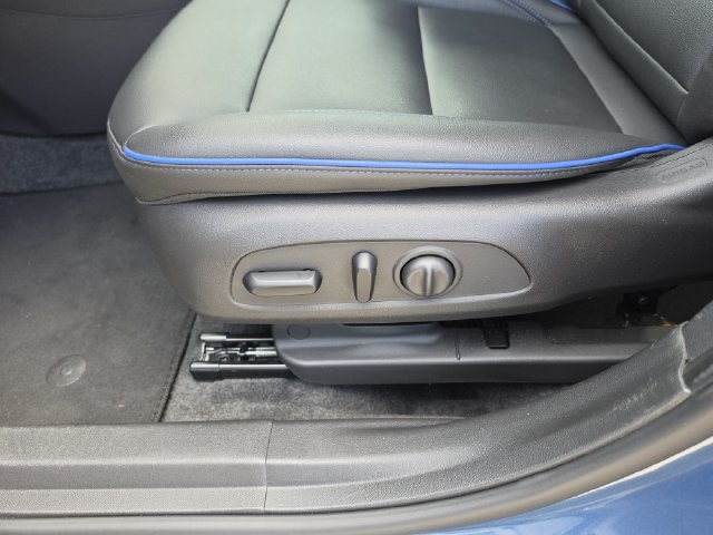 Used 2025 Buick Envista Sport Touring w/ Experience Buick Package FWD image 16