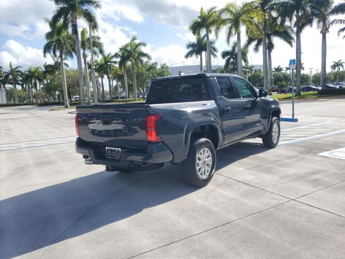 Used 2025 Toyota Tacoma SR5 RWD image 10