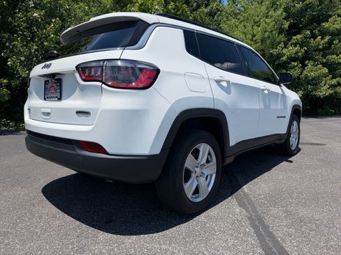 Used 2022 Jeep Compass Latitude w/ Convenience Group AWD/4WD image 17
