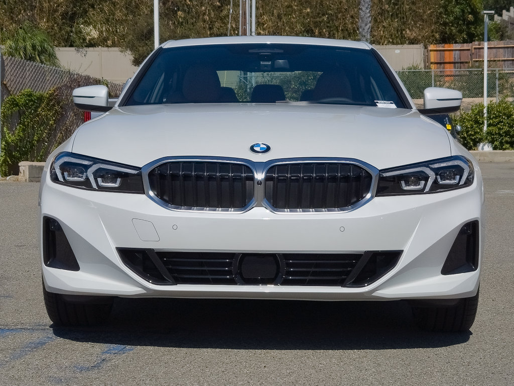 New 2026 BMW 330i Sedan w/ Premium Package RWD image 2