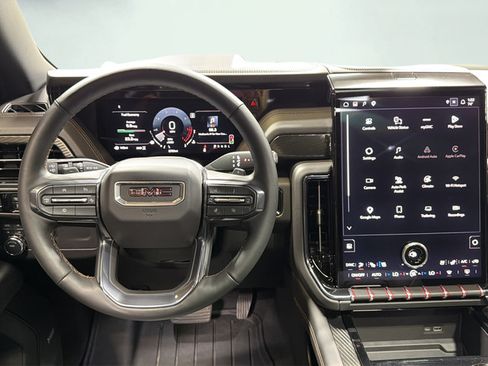 Used 2025 GMC Yukon AT4 AWD/4WD image 21