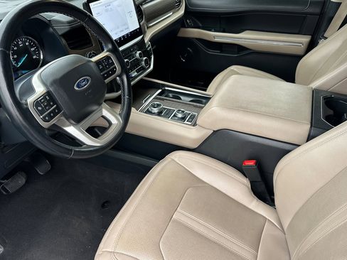 Used 2023 Ford Expedition Limited image 10