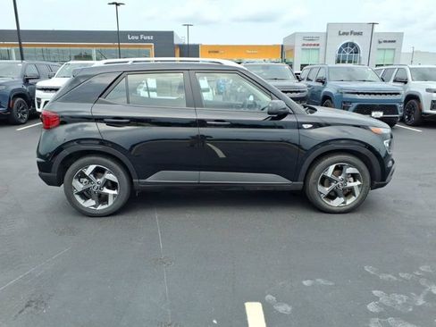 Used 2025 Hyundai Venue SEL FWD image 30
