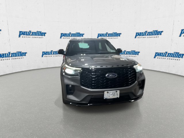 Used 2025 Ford Explorer ST-Line AWD/4WD image 3