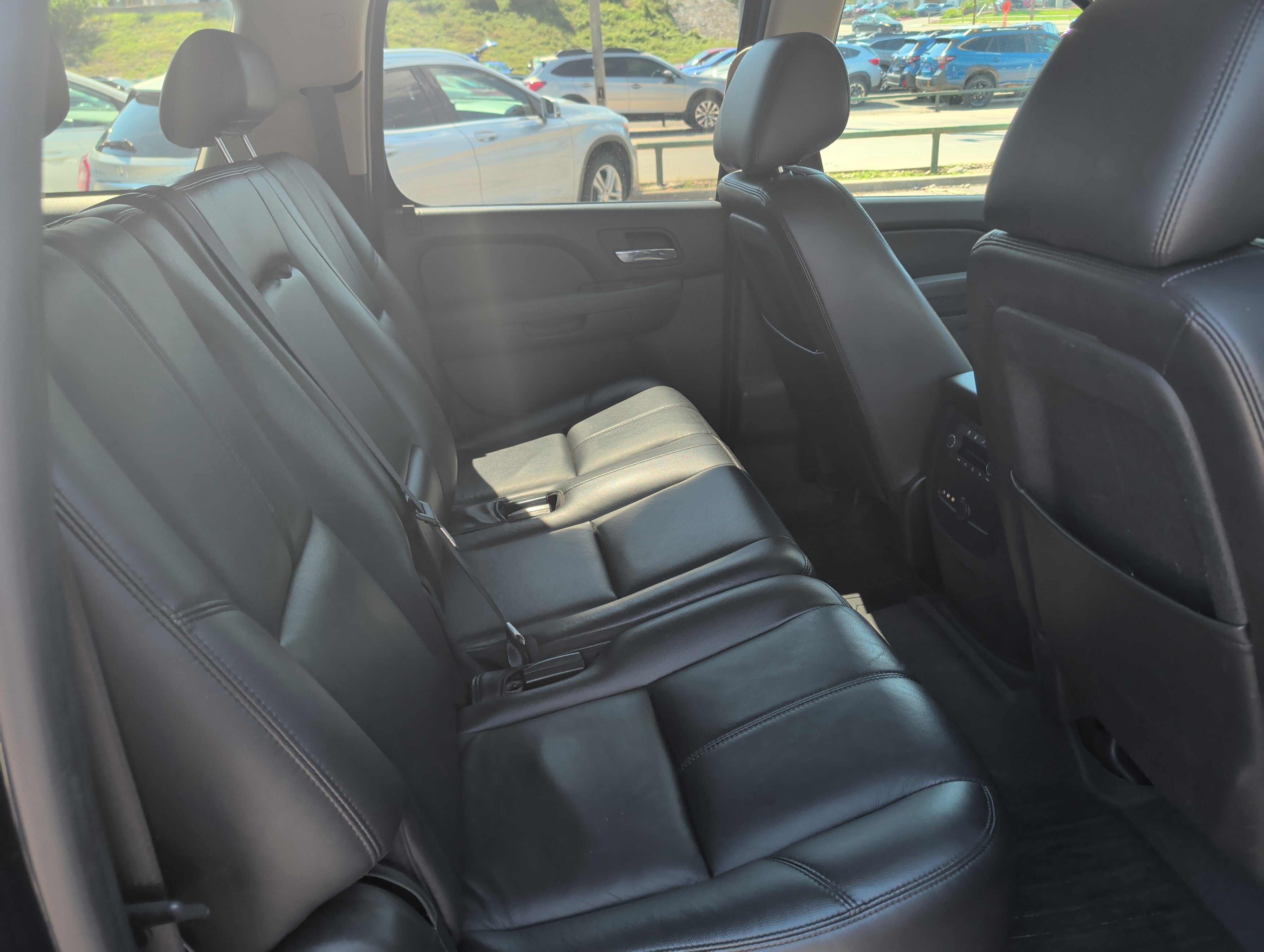 Used 2010 Chevrolet Suburban LT AWD/4WD image 28