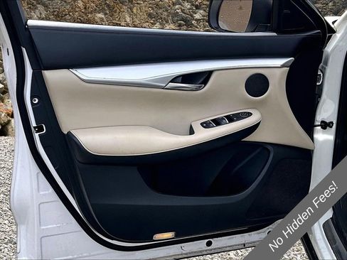 Used 2019 INFINITI QX50 Luxe w/ Navigation Package FWD image 20