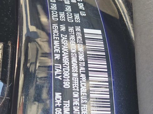 Used 2024 Alfa Romeo Stelvio Sprint image 40