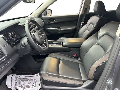 Used 2024 Nissan Pathfinder SL w/ SL Premium Package image 10