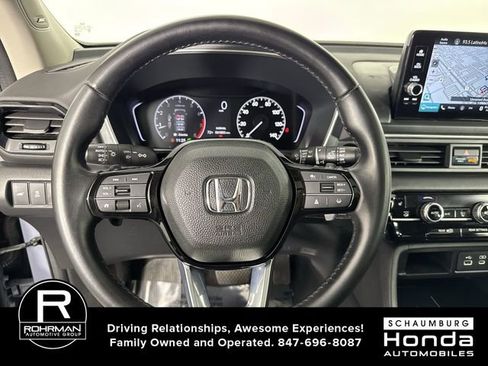 Certified 2023 Honda Pilot Touring image 11