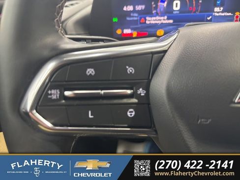 Used 2025 Chevrolet Traverse High Country image 23