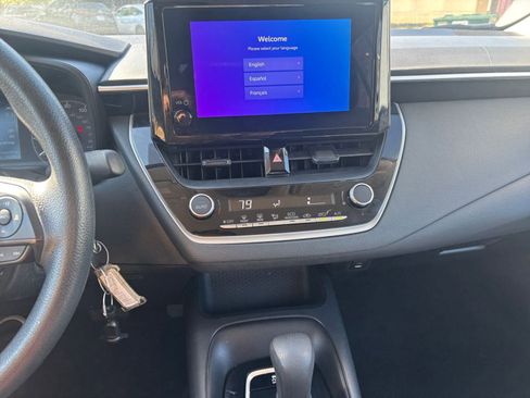 Used 2025 Toyota Corolla LE image 17