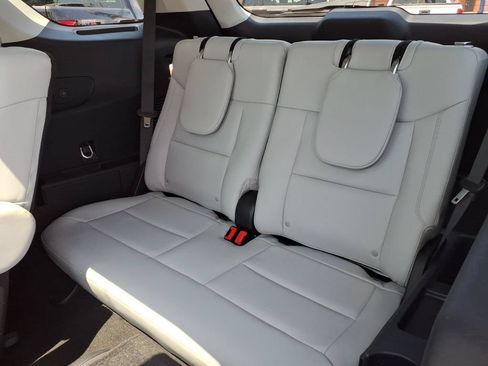 Used 2025 Ford Explorer Platinum w/ LUX Leather Package AWD/4WD image 11