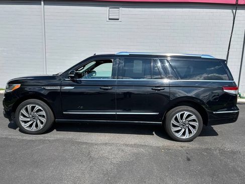 Used 2024 Lincoln Navigator L 4WD image 7