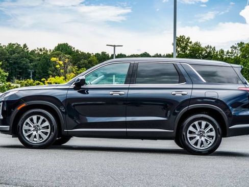 Used 2025 Hyundai Palisade SEL FWD image 9