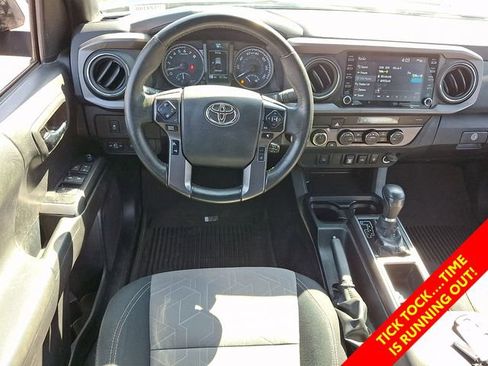 Certified 2023 Toyota Tacoma TRD Off-Road AWD/4WD image 15
