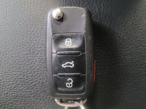 Used 2017 Volkswagen Jetta SE FWD image 32