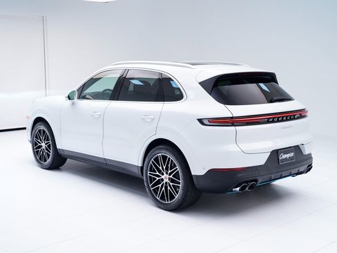 New 2026 Porsche Cayenne image 3