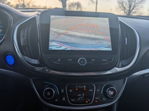 Used 2016 Chevrolet Volt Premier w/ Driver Confidence Package image 9