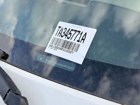 Used 2023 Land Rover Defender 110 X-Dynamic SE image 10