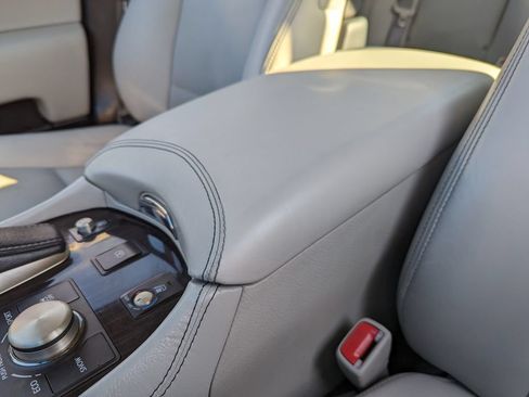 Used 2013 Lexus LS 460 AWD w/ Comfort Pkg image 28