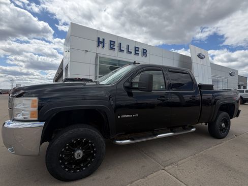 Used 2008 Chevrolet Silverado 2500 LTZ w/ Suspension Package, Off-Road AWD/4WD image 3