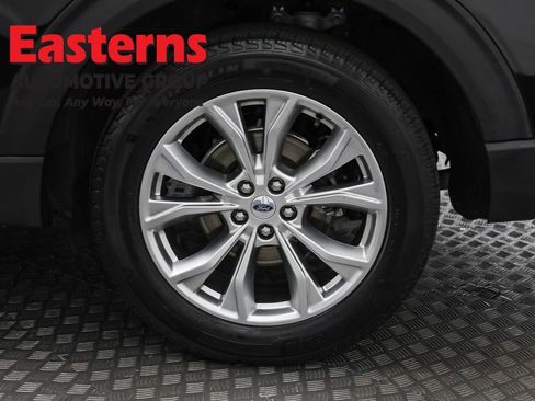 Used 2022 Ford Explorer XLT w/ Equipment Group 202A image 34