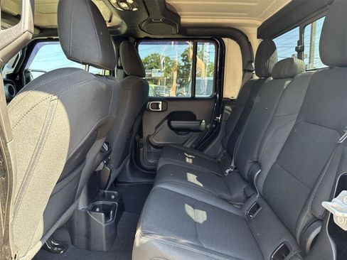 Used 2021 Jeep Gladiator Sport AWD/4WD image 19