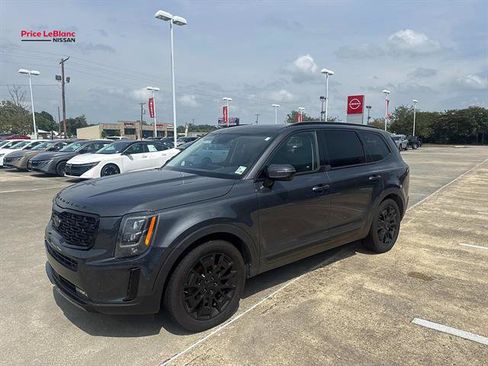 Used 2021 Kia Telluride SX w/ Nightfall Edition Package AWD/4WD image 3