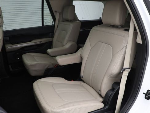 Used 2022 Ford Expedition Limited image 12