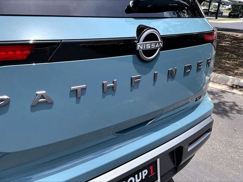 New 2026 Nissan Pathfinder SL FWD image 15