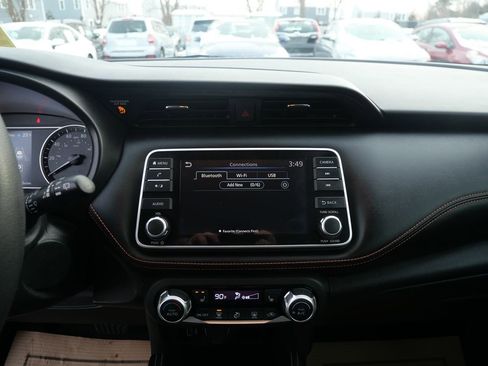 Used 2020 Nissan Kicks SR w/ SR Premium Package image 13