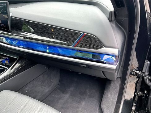 Used 2026 BMW 740i xDrive AWD/4WD image 13
