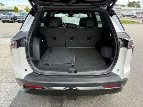 Used 2025 Chevrolet Equinox RS w/ Safety and Technology Package AWD/4WD image 8