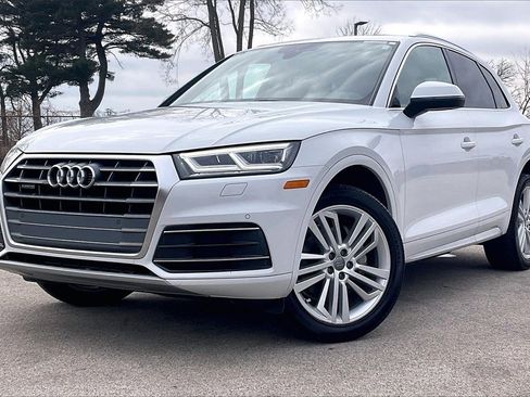 Used 2020 Audi Q5 2.0T Premium Plus w/ Premium Plus Package image 2
